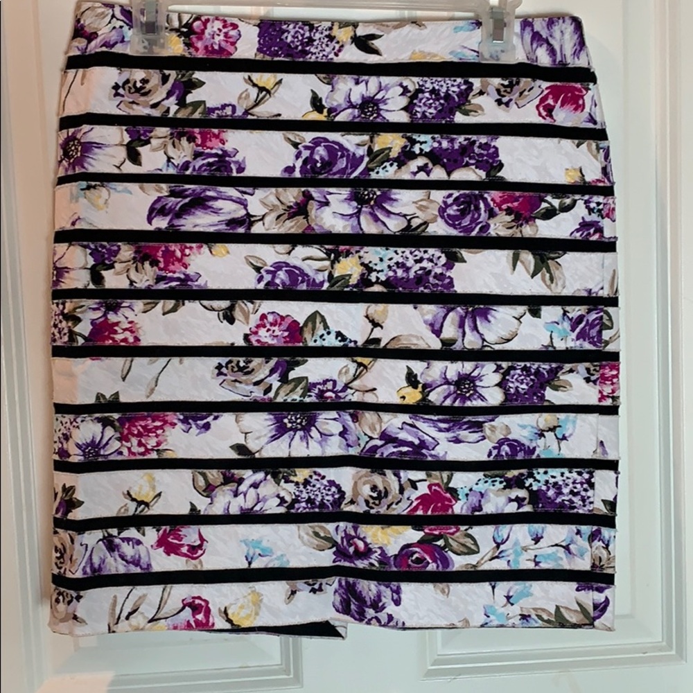 White House and Black Market floral lined skirt